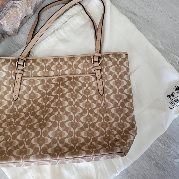 Coach Peyton c Tote (XL) B1495-F27350 *MINT* $328 - Picture 4 of 7